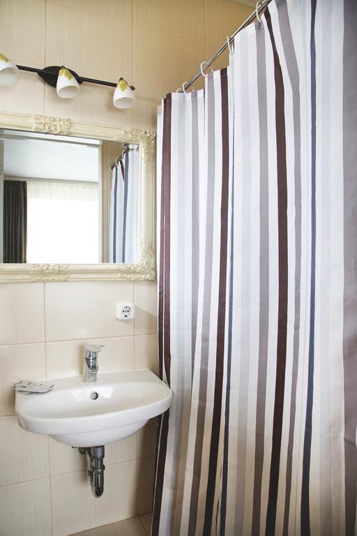 Mamos Virtuve Hotel Avizieniai Ruang foto